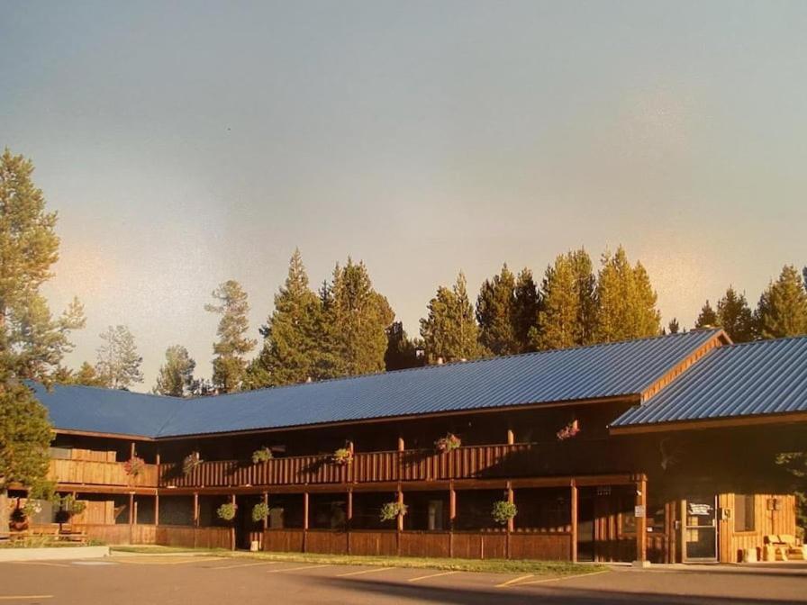 Willamette Pass Inn & Chalets Odell Lake Exterior photo